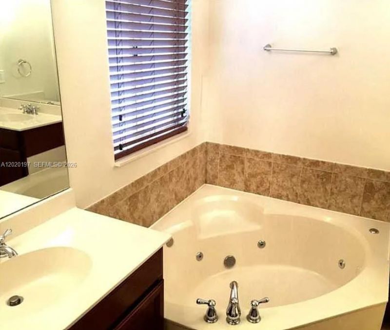 21115 NW 14th Pl , Unit 2, Miami Gardens, FL 33169 Photo