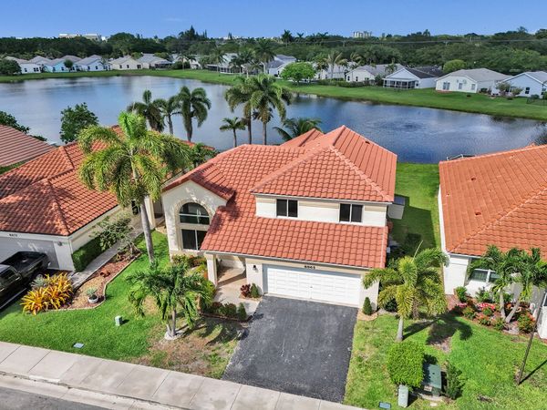 8865 Lake Park Circle S, Davie, FL 33328