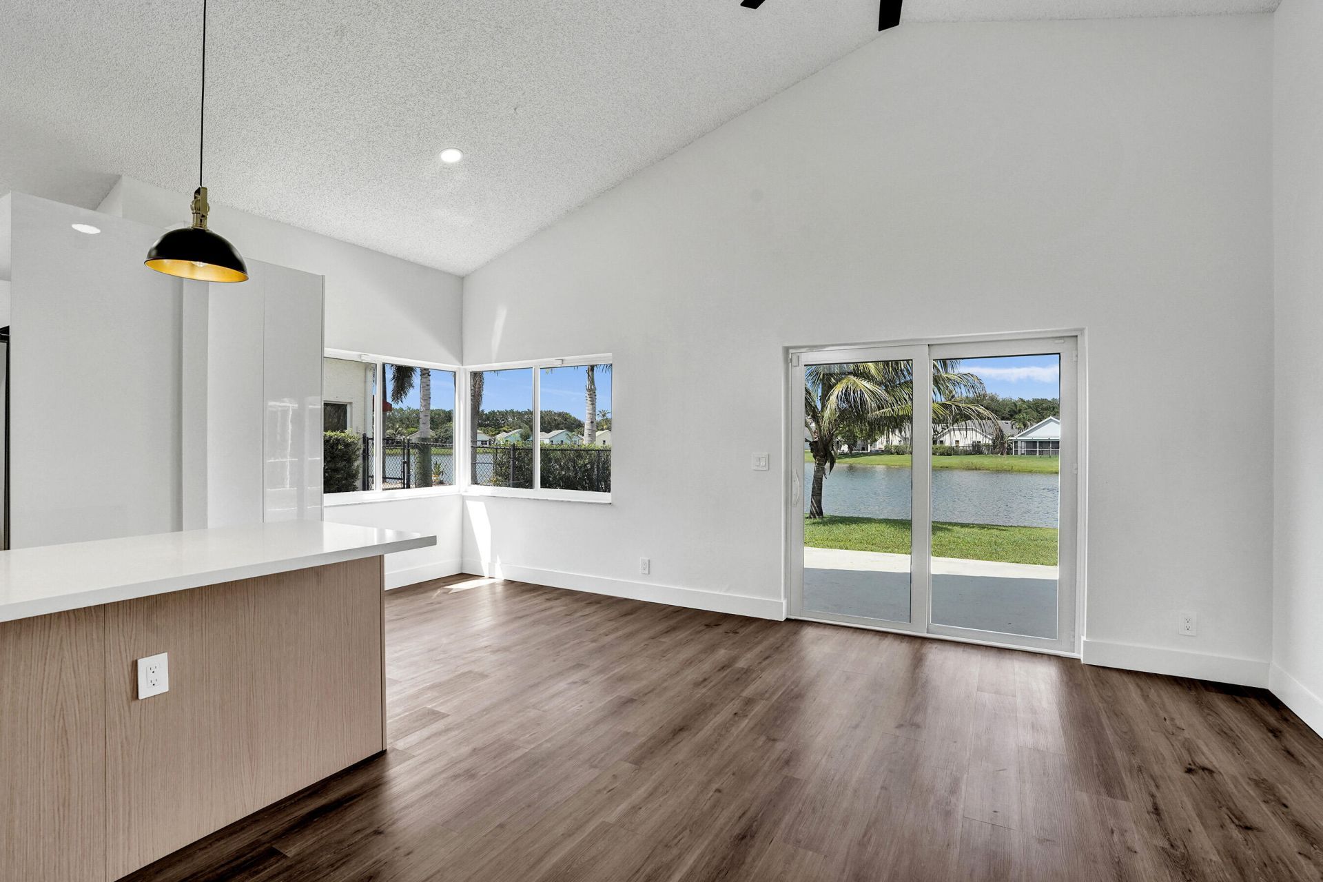 8865 Lake Park Circle S, Davie, FL 33328 Photo