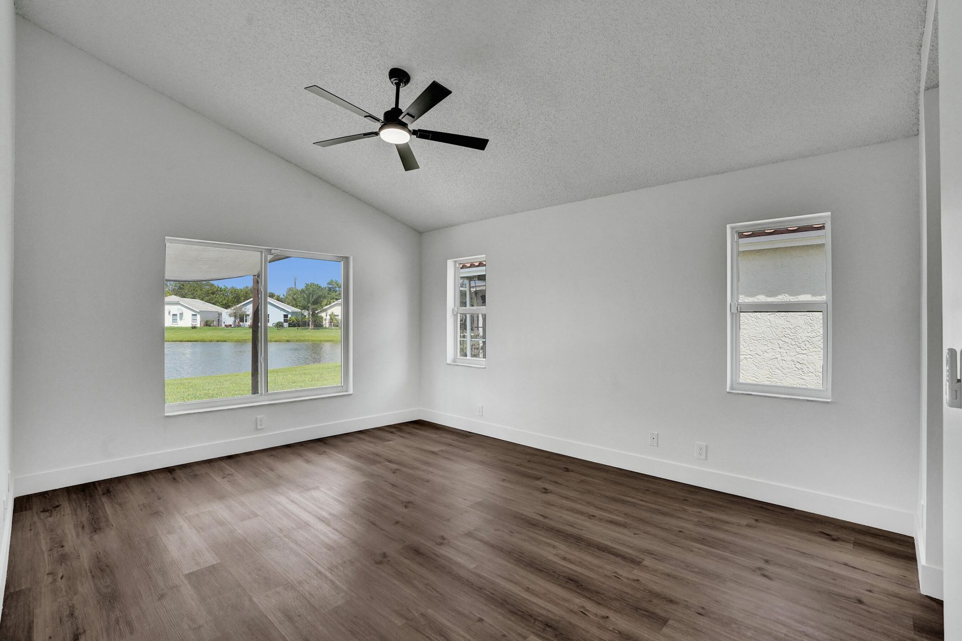8865 Lake Park Circle S, Davie, FL 33328 Photo