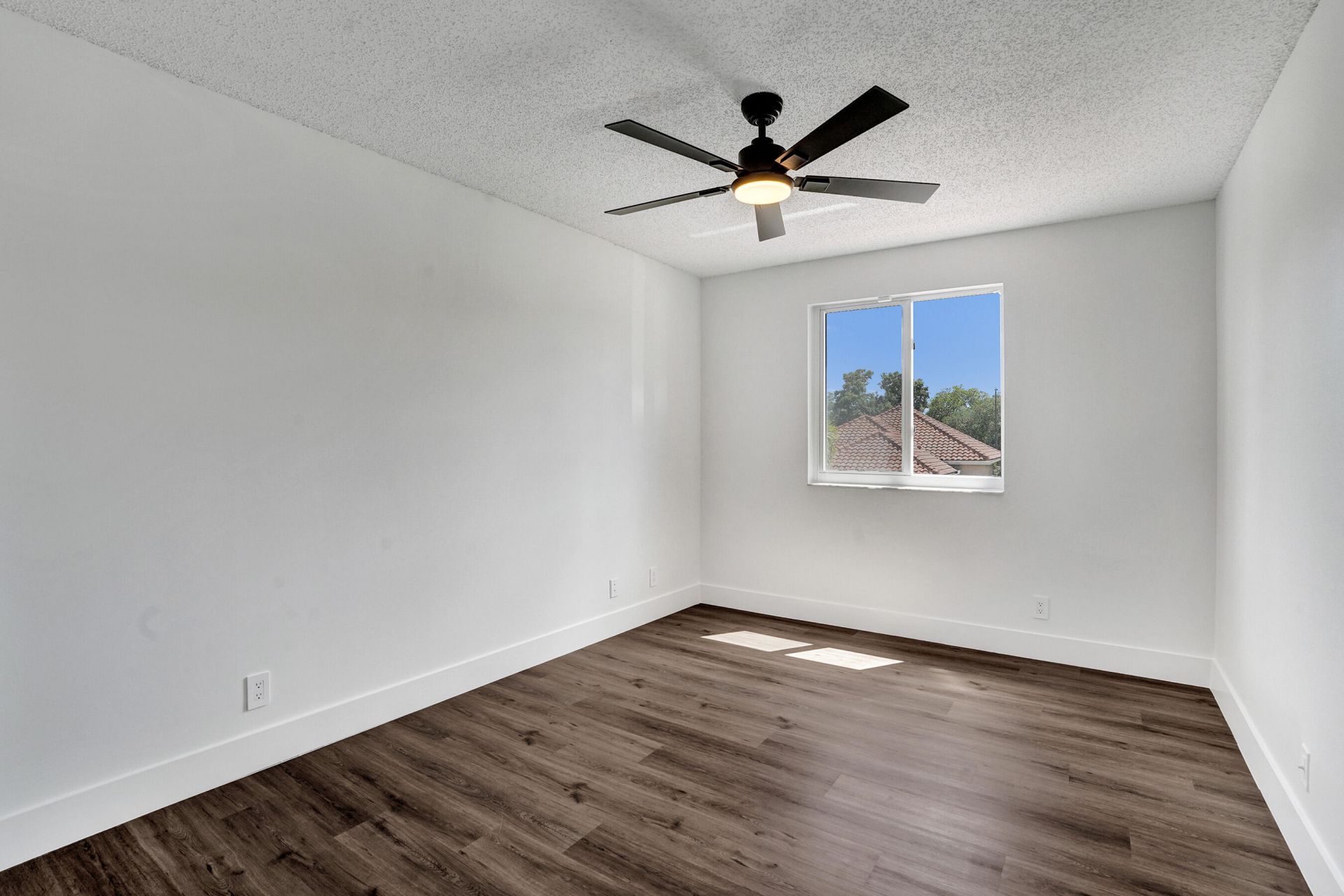 8865 Lake Park Circle S, Davie, FL 33328 Photo