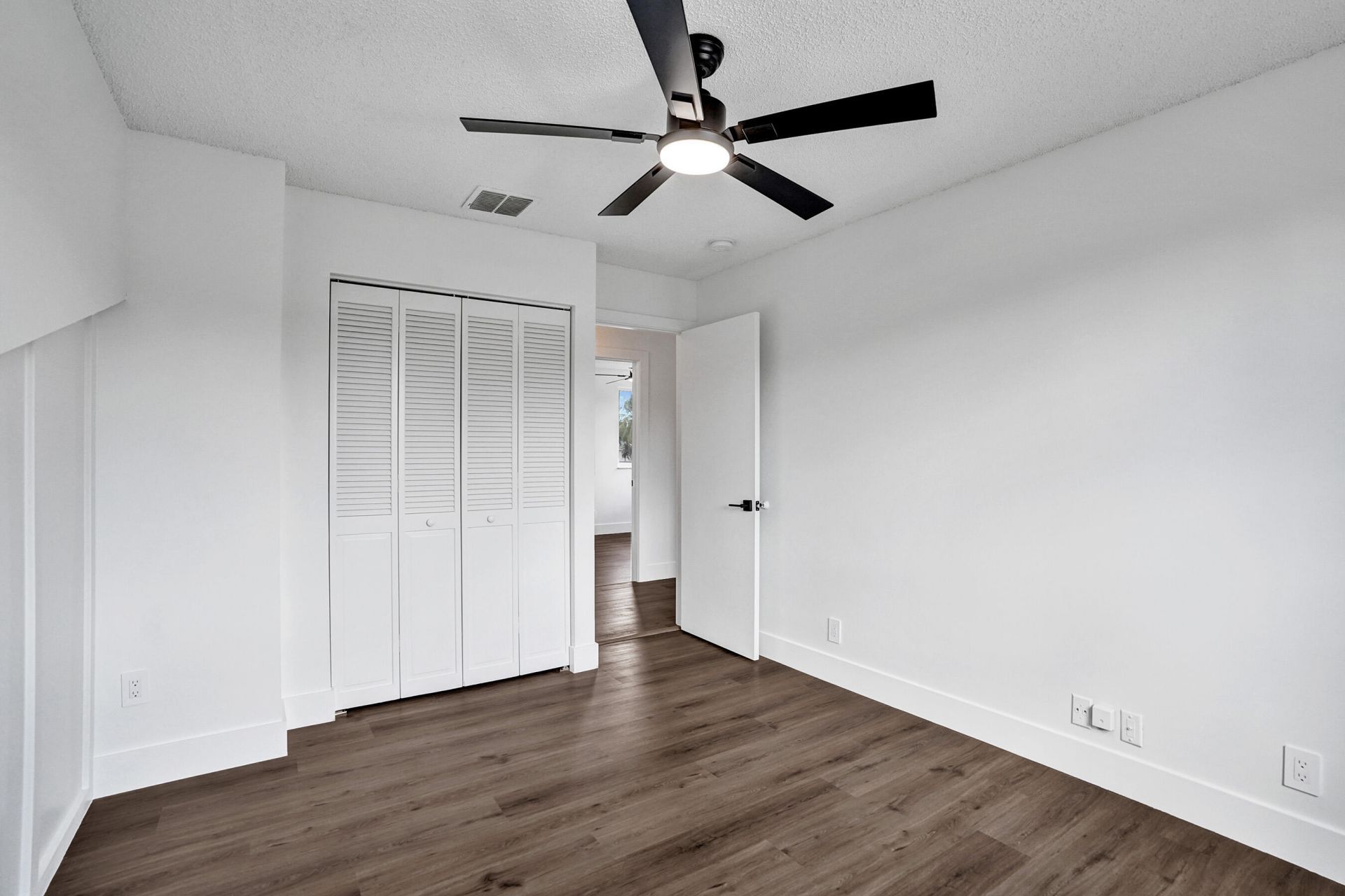 8865 Lake Park Circle S, Davie, FL 33328 Photo