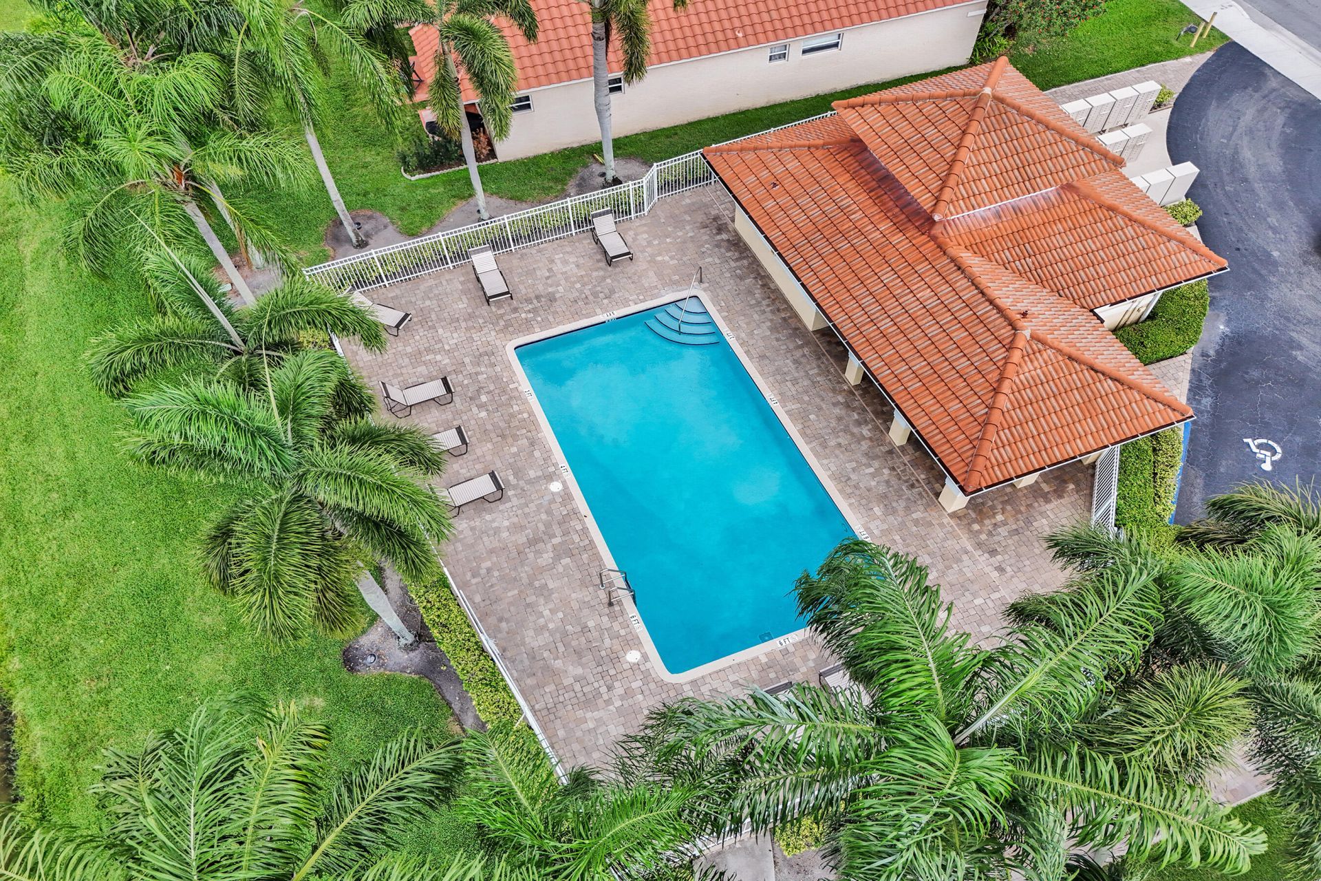 8865 Lake Park Circle S, Davie, FL 33328 Photo