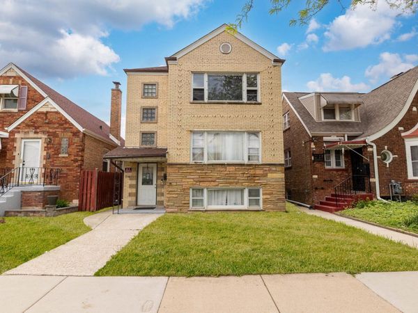 7118 S MOZART Street , Chicago, IL 60629