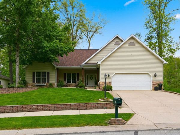 284 S Cross Creek Way, Columbia City, IN 46725