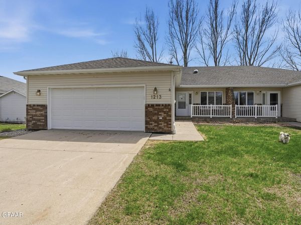 1213 22ND Street NW, East Grand Forks, MN 56721