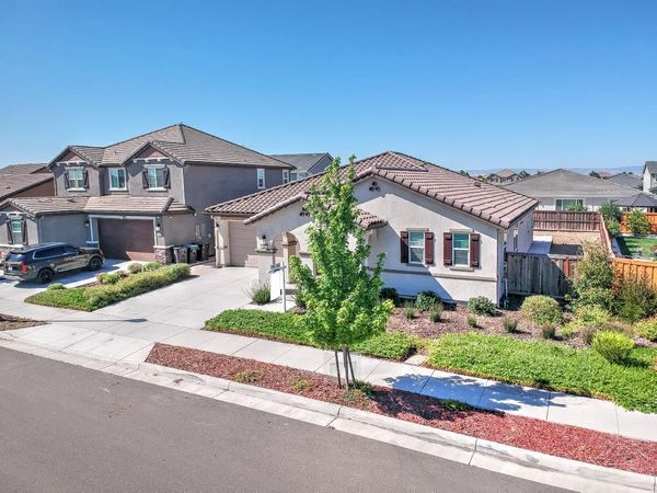 498 Central Pacific St, Lathrop, CA 95330