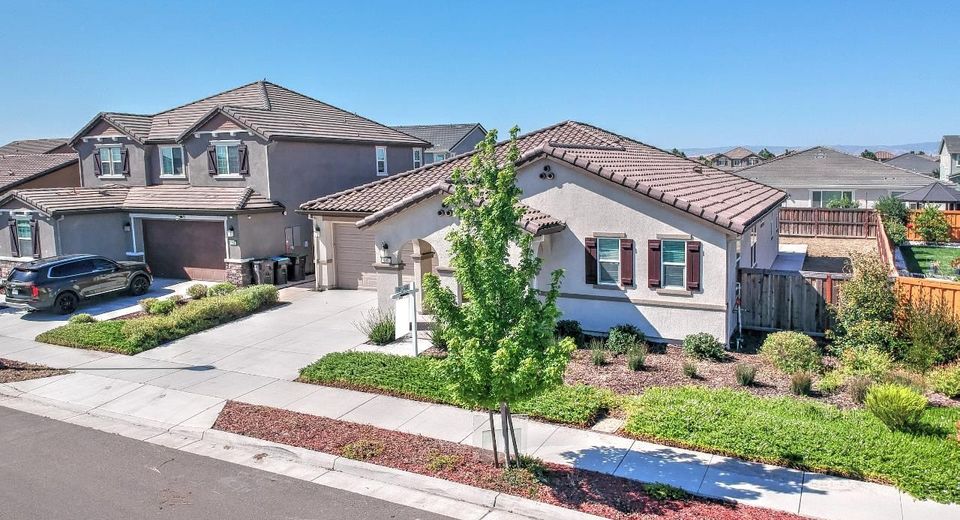 498 Central Pacific St, Lathrop, CA 95330 Photo