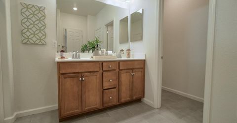 498 Central Pacific St, Lathrop, CA 95330 Photo