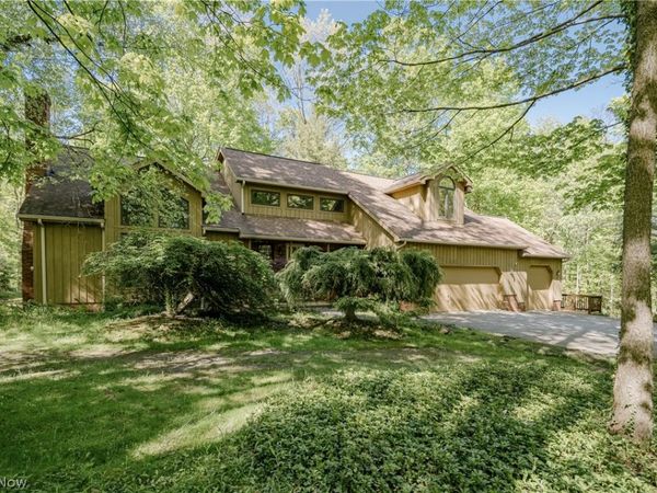 33475 Miles Road , Moreland Hills, OH 44022