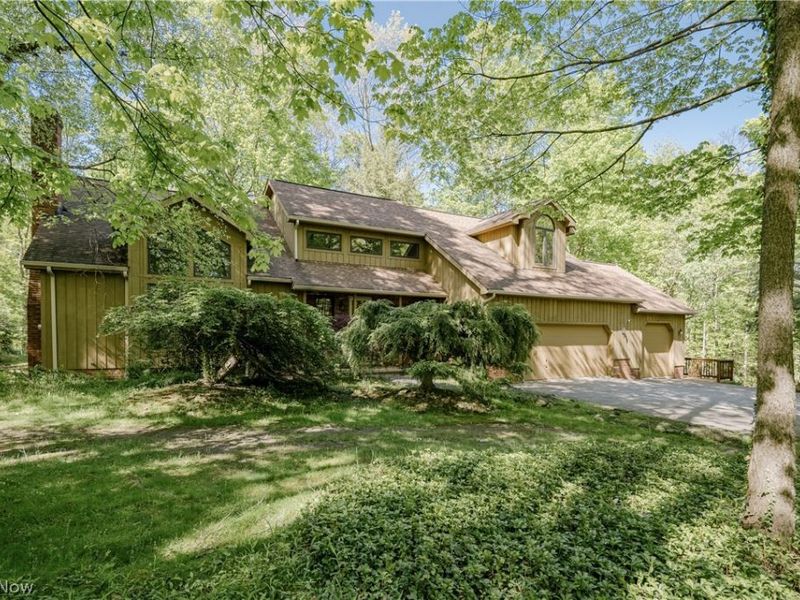 33475 Miles Road, Moreland Hills, OH 44022 Photo 1