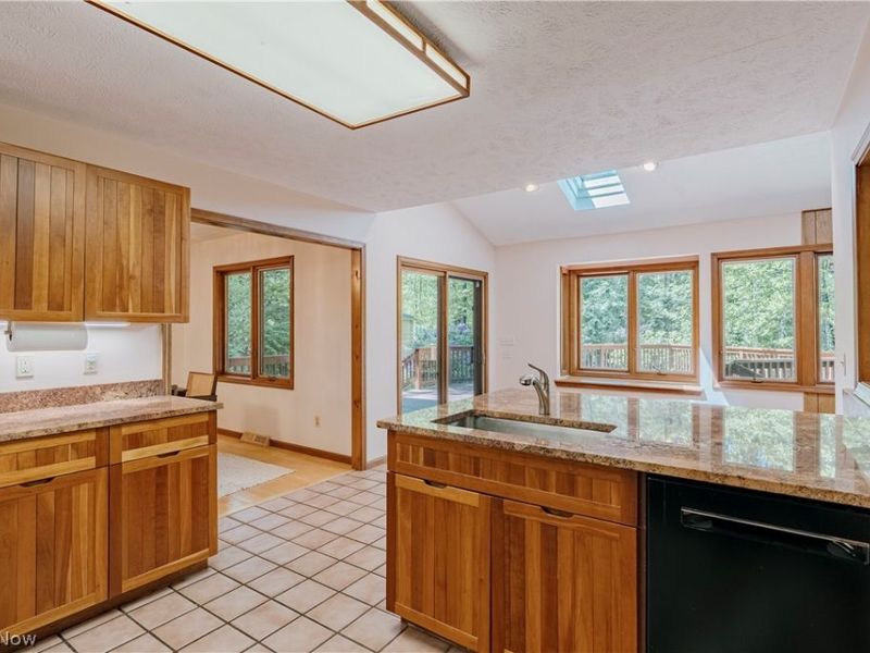 33475 Miles Road, Moreland Hills, OH 44022 Photo 12