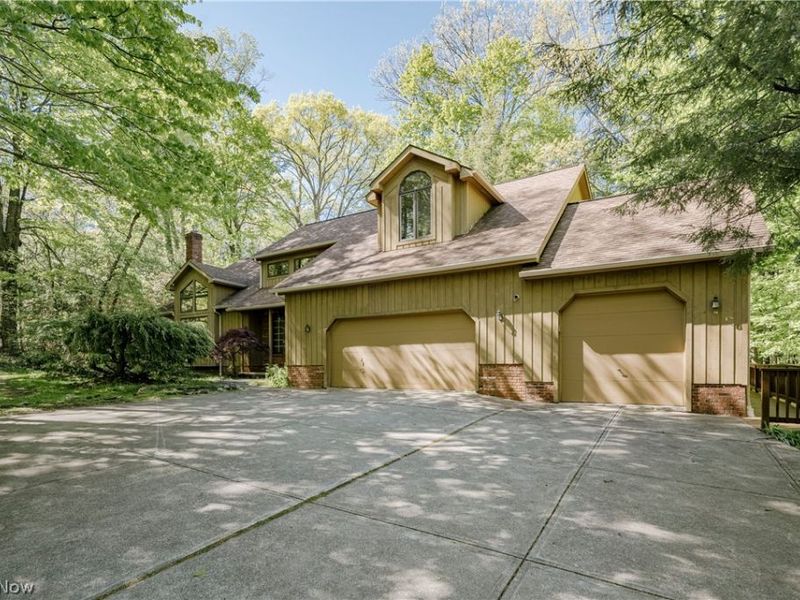 33475 Miles Road, Moreland Hills, OH 44022 Photo 3