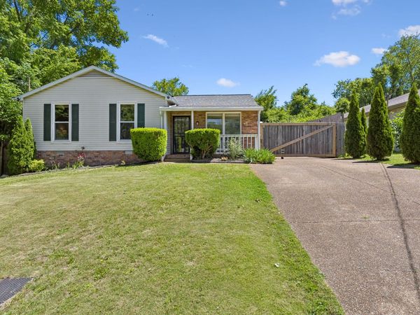 4950 Barella Dr, Antioch, TN 37013