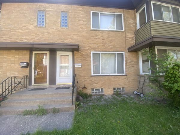 4740 Main Street , Unit B, Skokie, IL 60076