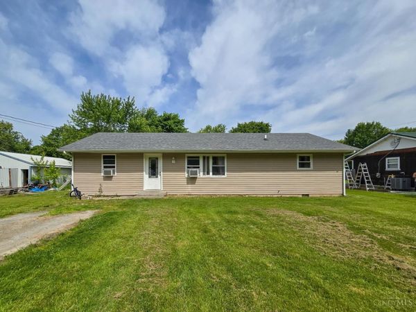 5464 Oak Grove Avenue, Blanchester, OH 45107