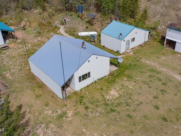 2884 Morris RD , Naples, ID 83847