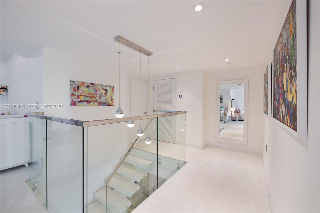 7928 East Drive , Unit 106, North Bay Village, FL 33141 Photo
