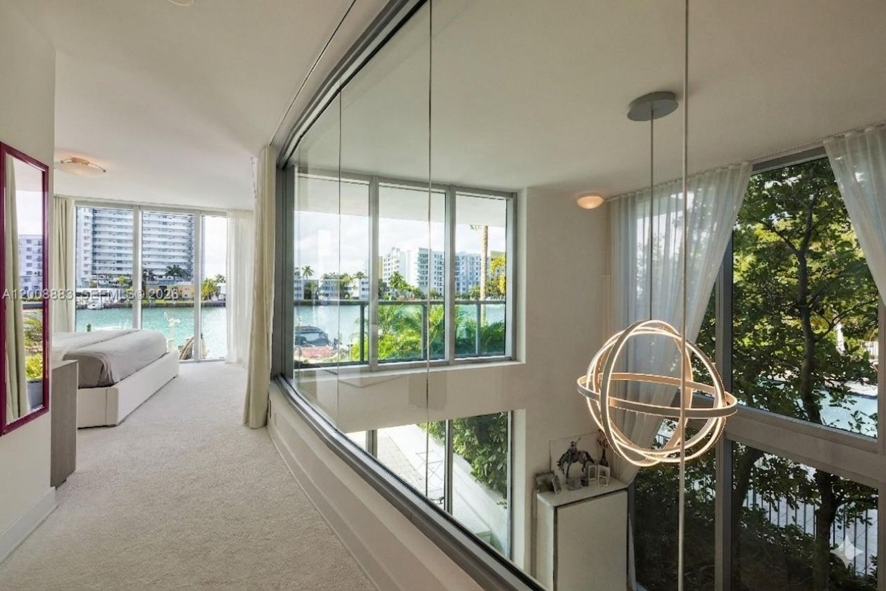 7928 East Drive , Unit 106, North Bay Village, FL 33141 Photo
