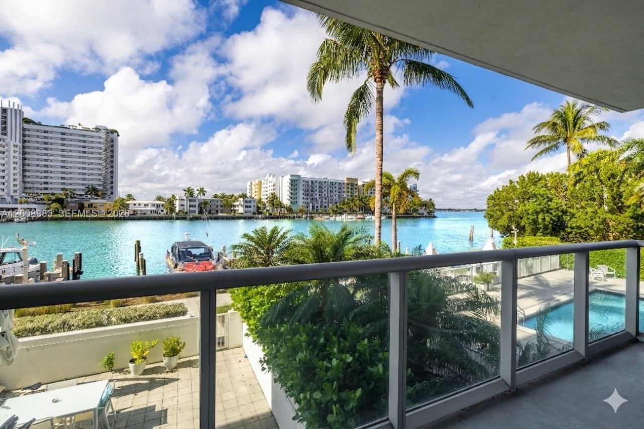 7928 East Drive , Unit 106, North Bay Village, FL 33141 Photo