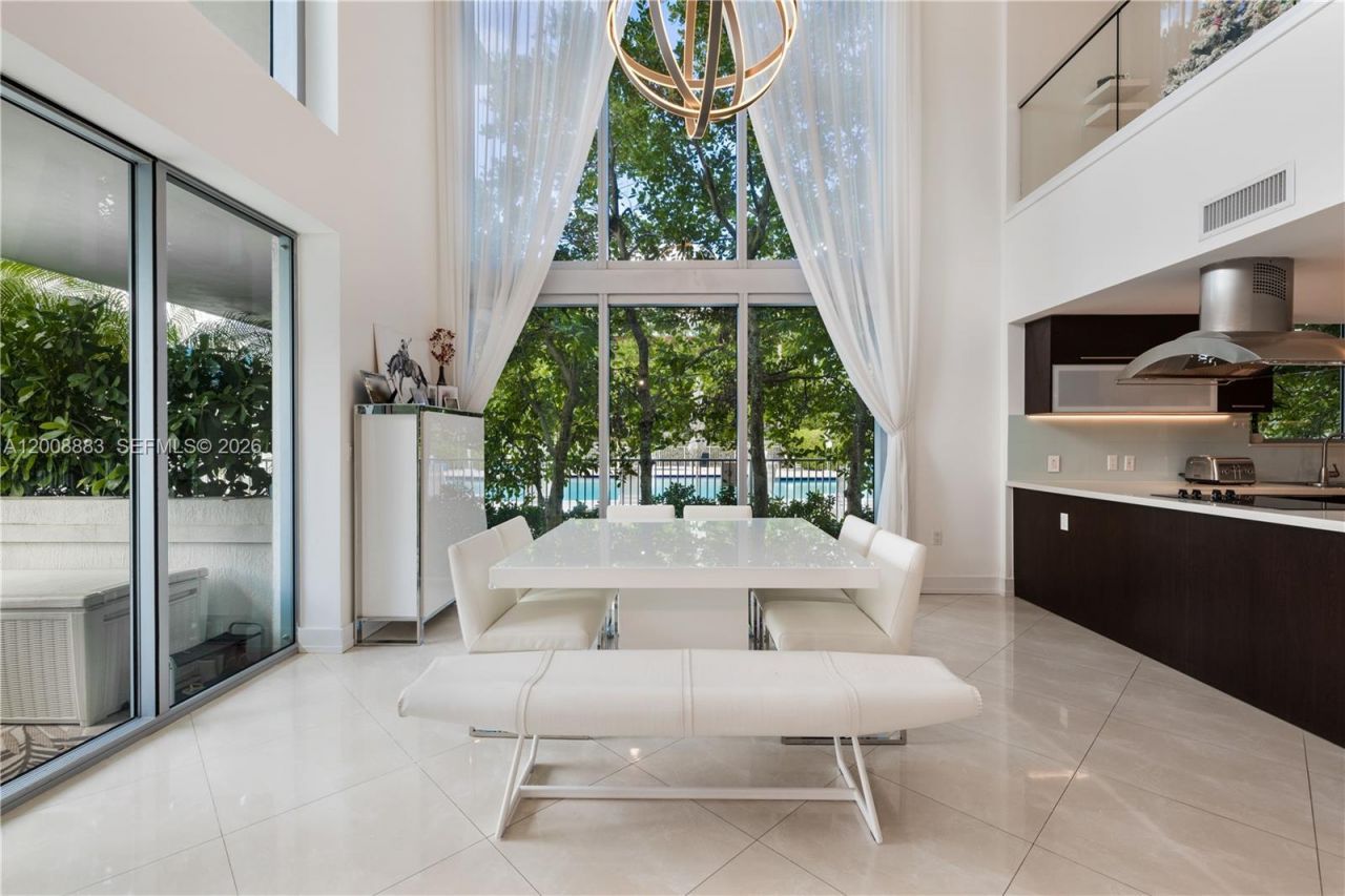 7928 East Drive , Unit 106, North Bay Village, FL 33141 Photo