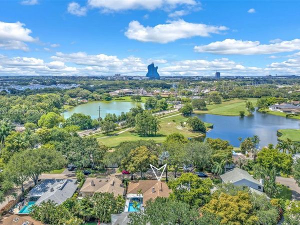136 Greens Rd, Hollywood, FL 33021