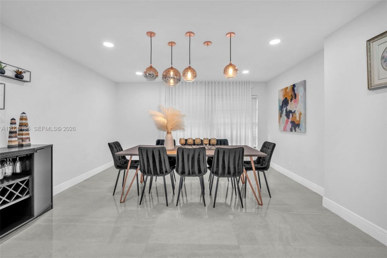 136 Greens Rd, Hollywood, FL 33021 Photo