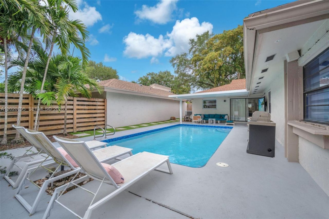136 Greens Rd, Hollywood, FL 33021 Photo