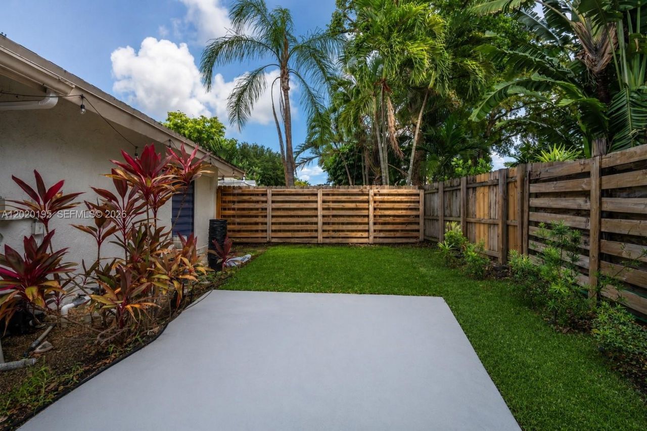 136 Greens Rd, Hollywood, FL 33021 Photo