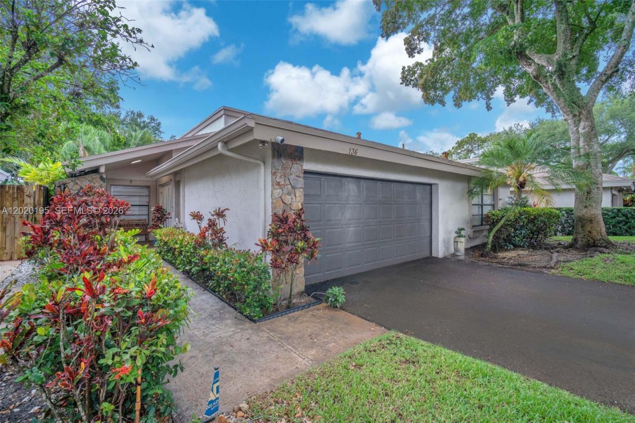136 Greens Rd, Hollywood, FL 33021 Photo