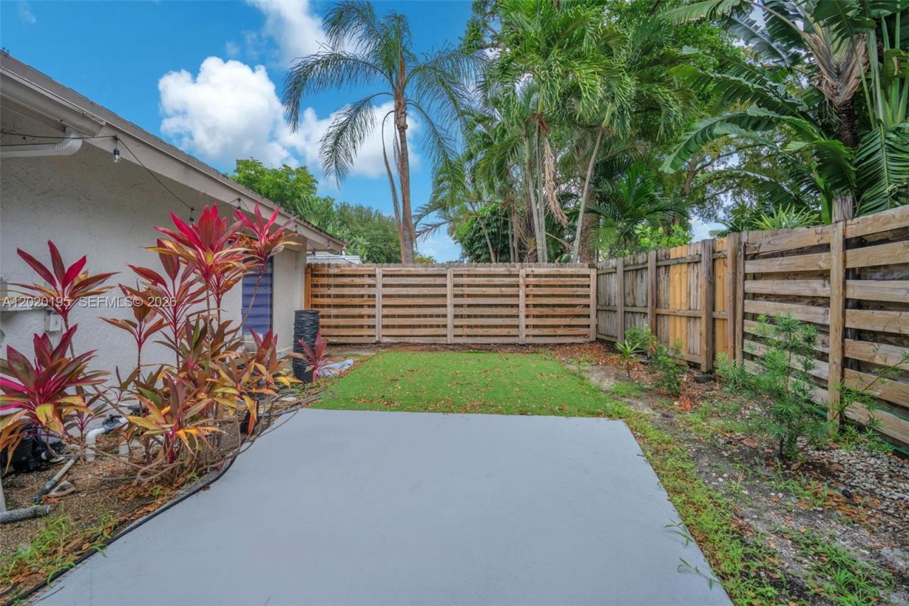 136 Greens Rd, Hollywood, FL 33021 Photo