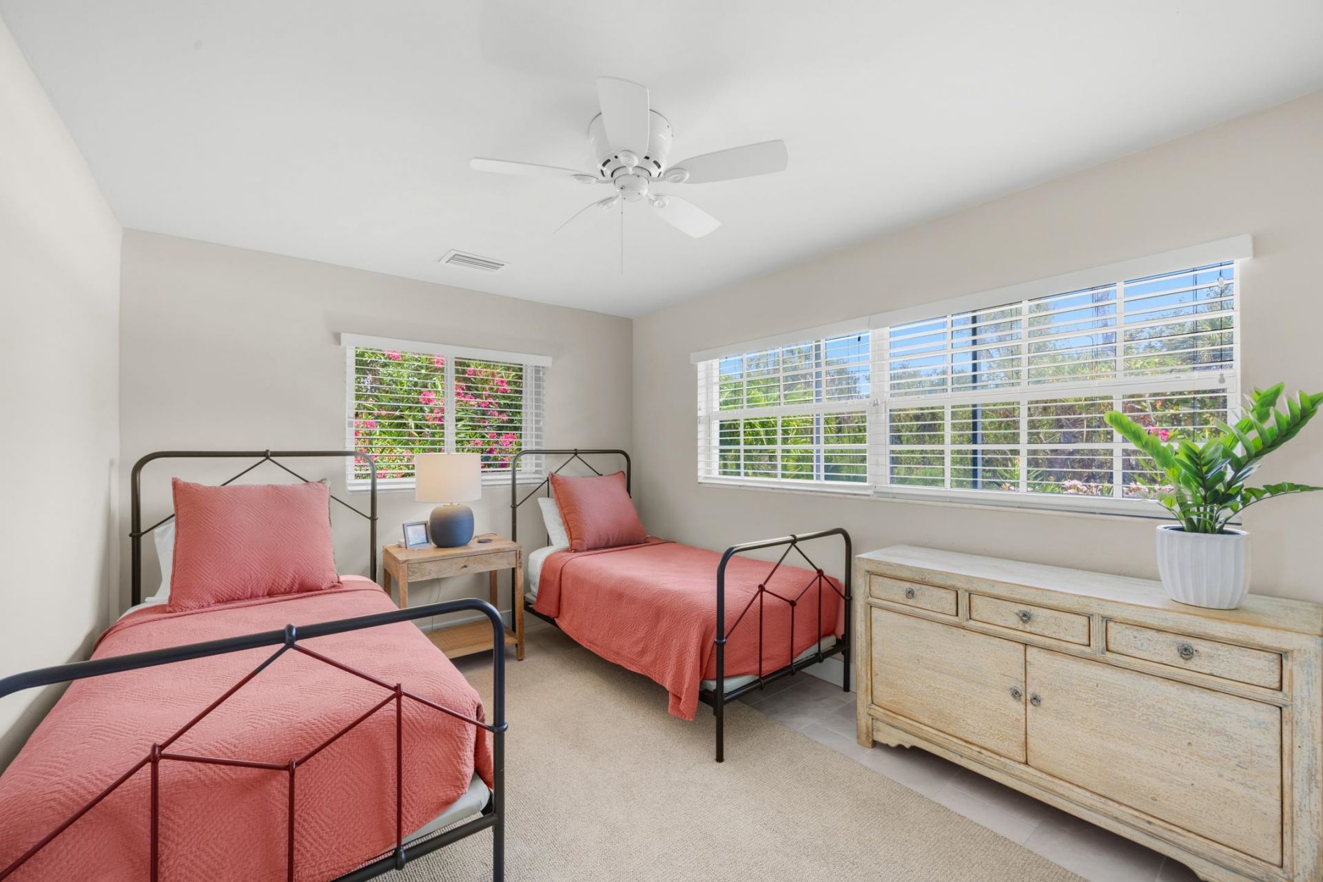 283 Palm Lake Dr, Sanibel, FL 33957 Photo