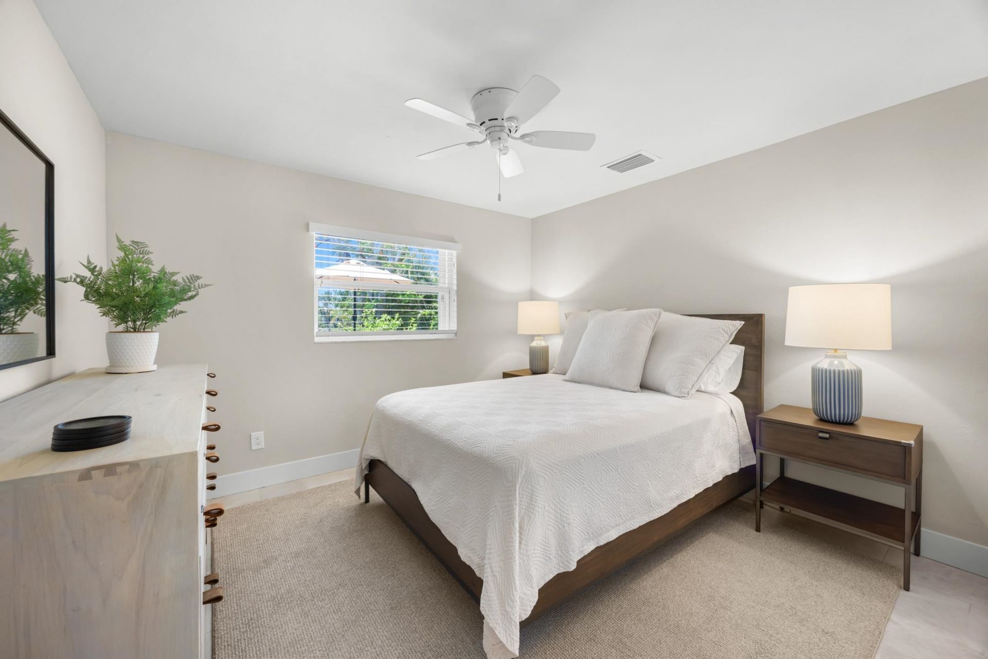 283 Palm Lake Dr, Sanibel, FL 33957 Photo
