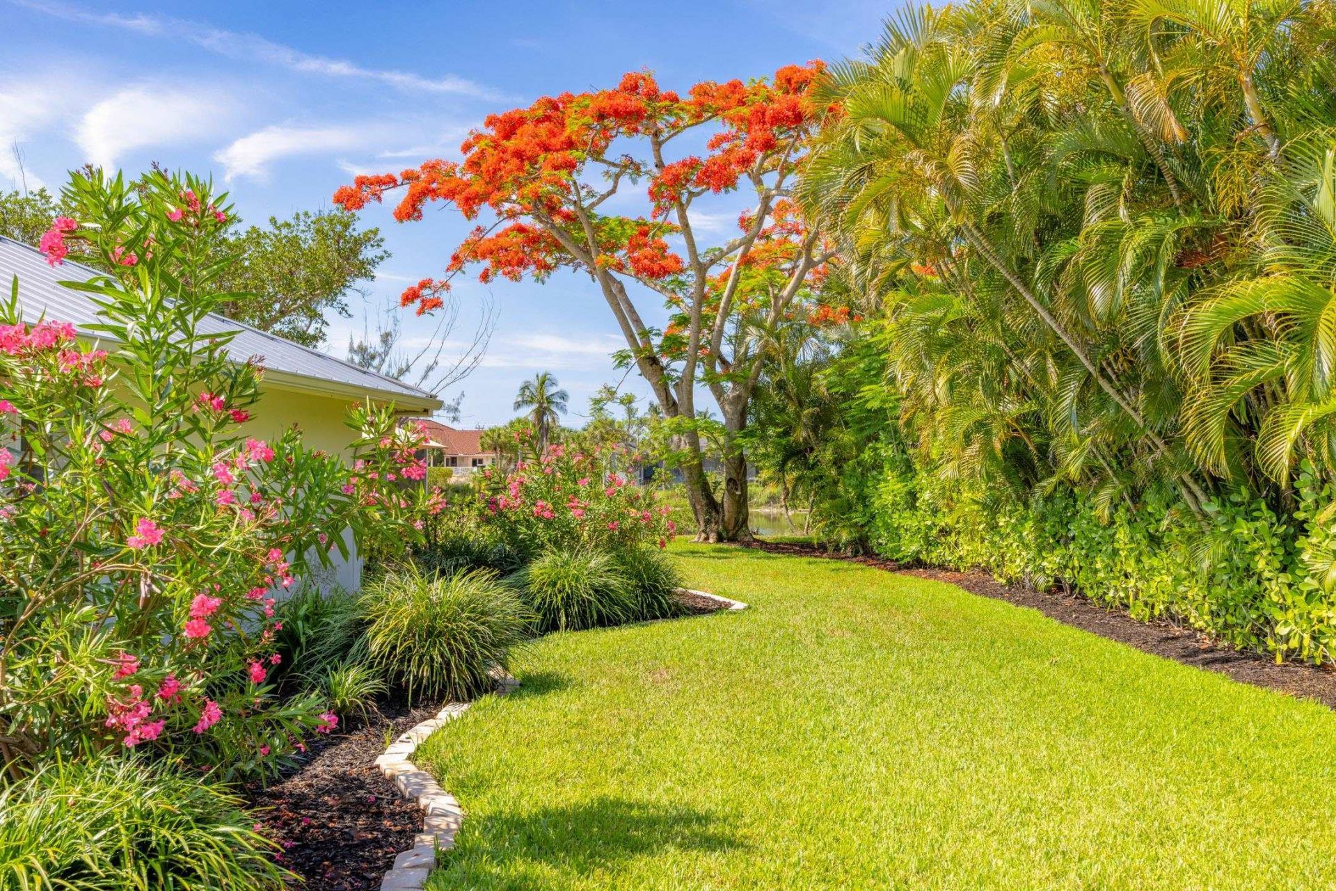 283 Palm Lake Dr, Sanibel, FL 33957 Photo