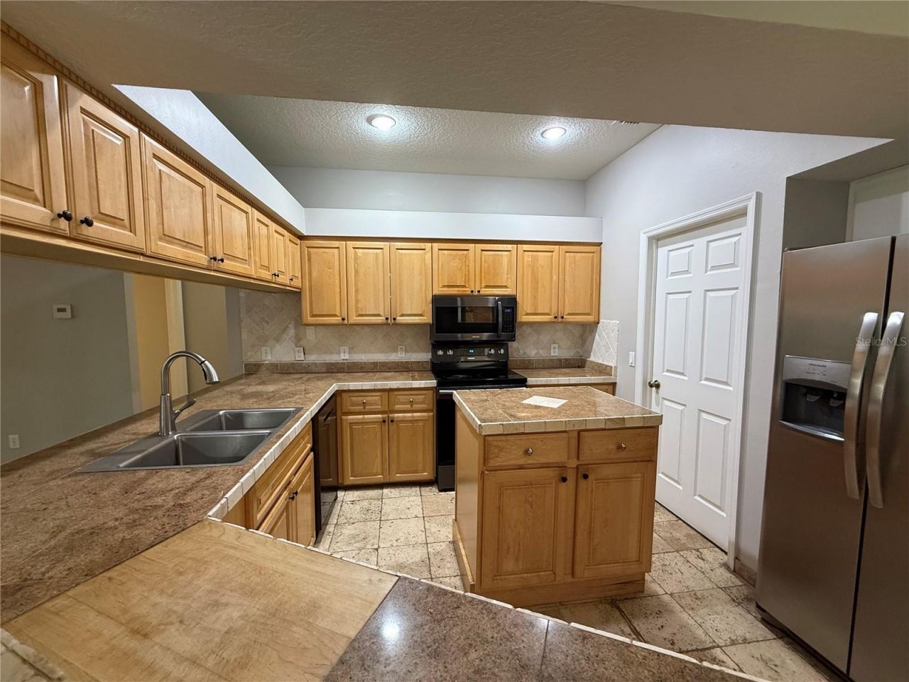 2212 Misty Ridge Lane , Valrico, FL 33594 Photo