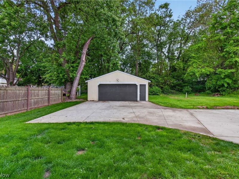 3731 Yale Avenue NW, Canton, OH 44709 Photo 3