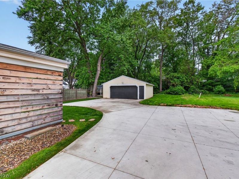 3731 Yale Avenue NW, Canton, OH 44709 Photo 4