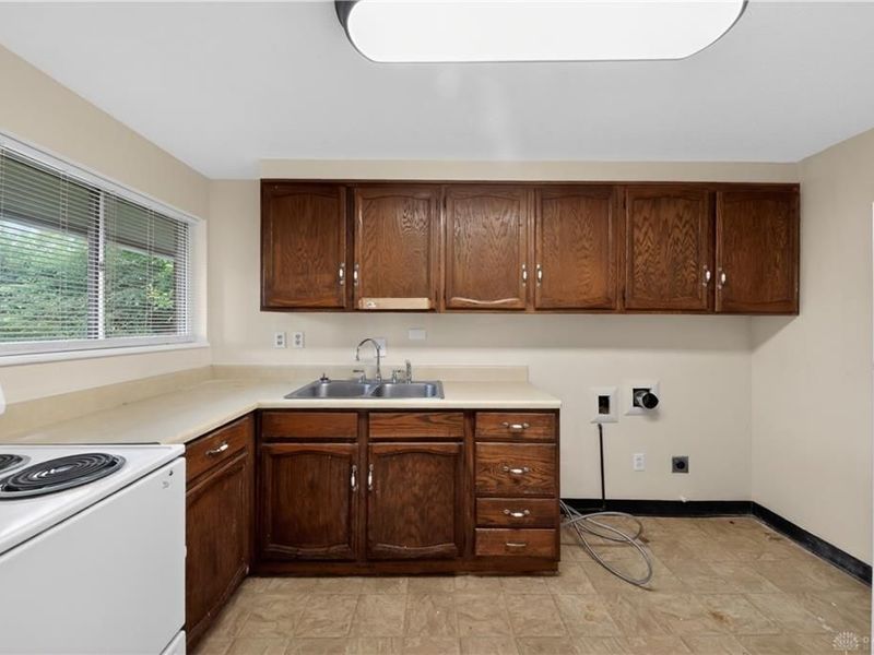 3883 Elmira Drive, Kettering, OH 45439 Photo 23