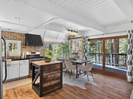 10146 Surrey Place, Truckee, CA 96161 Photo