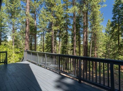 10146 Surrey Place, Truckee, CA 96161 Photo