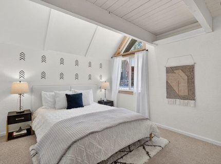 10146 Surrey Place, Truckee, CA 96161 Photo