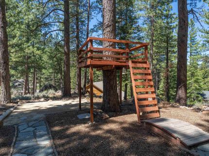 10146 Surrey Place, Truckee, CA 96161 Photo