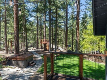 10146 Surrey Place, Truckee, CA 96161 Photo