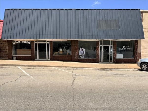 606 W Carl Hubbell Boulevard, Meeker, OK 74855