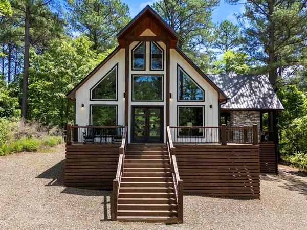 422 EAGLE MOUNTAIN Trail, Broken Bow, OK 74728