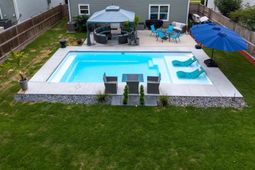 2122 Colson Lane photo 4