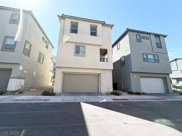 1477 Whistling Kite Street , Las Vegas, NV 89138