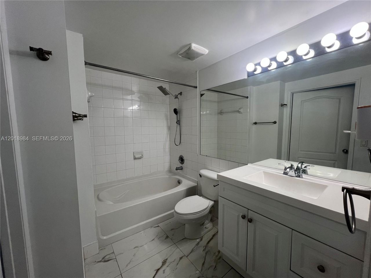5085 NW 7th St , Unit 711, Miami, FL 33126 Photo