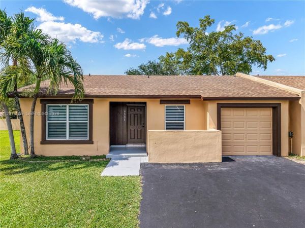 9531 W Heather Ln , Miramar, FL 33025