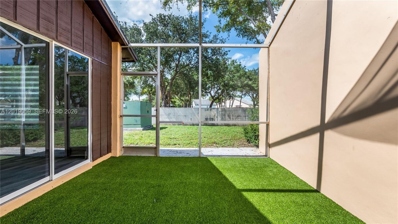 9531 W Heather Ln , Miramar, FL 33025 Photo